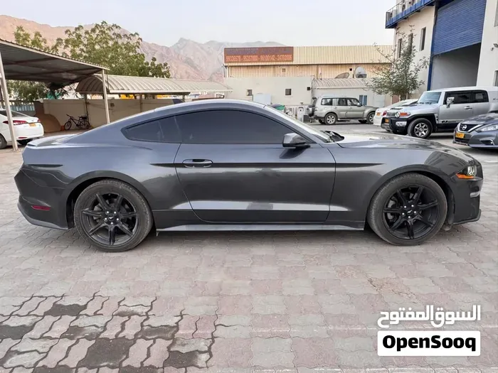 Ford Mustang 2020 photo 3