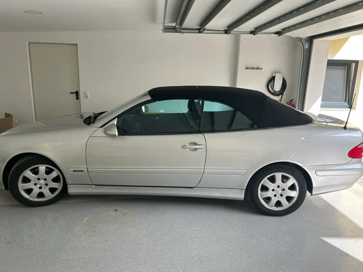 Mercedes-Benz Clk-Class 2001 photo 2