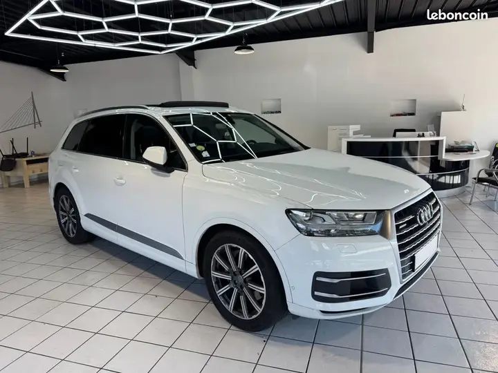 Audi Q7 2016 photo 2