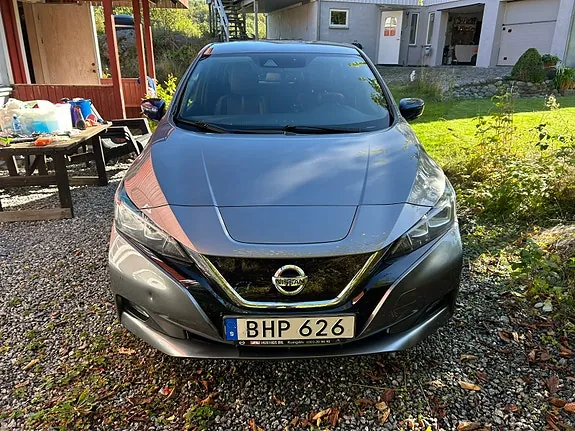 Nissan Leaf 2018 photo 2
