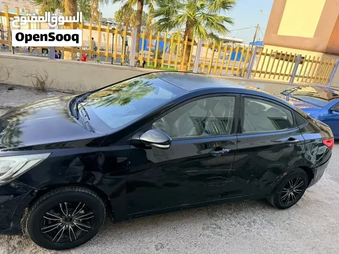 Hyundai Accent 2011 photo 4