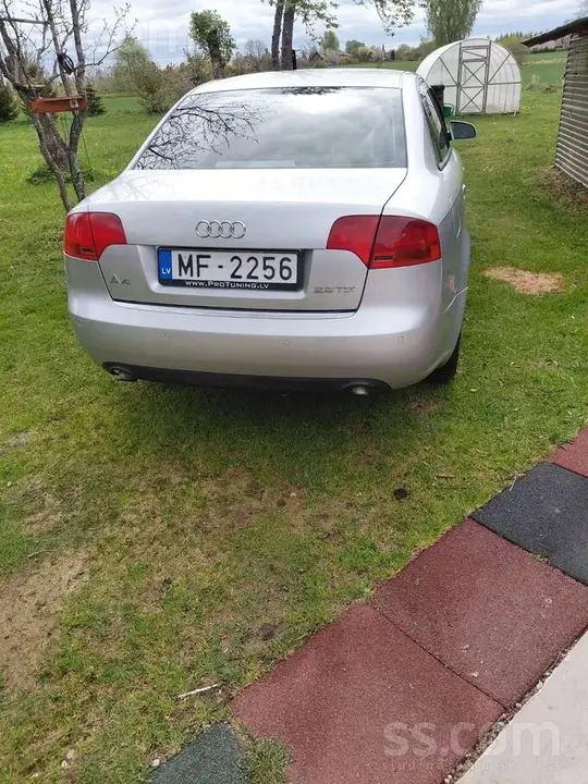 Audi A4 2004 photo 2