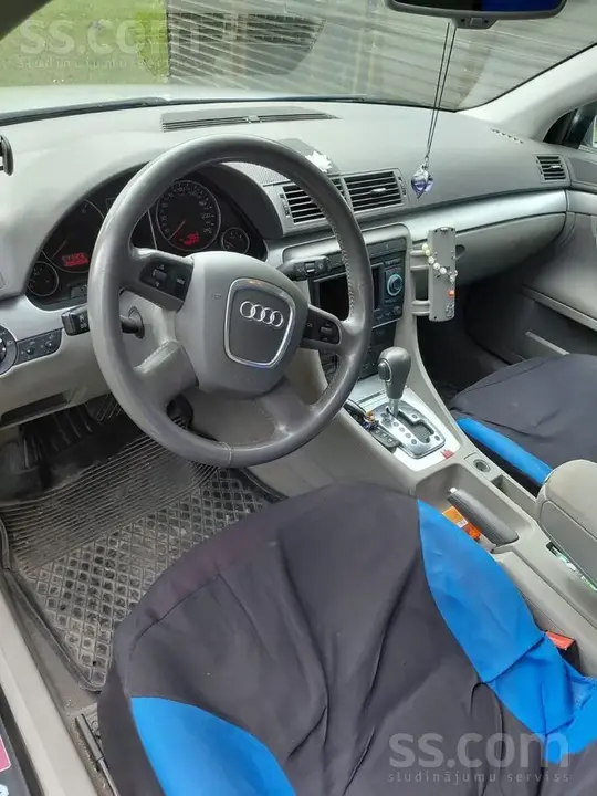 Audi A4 2004 photo 4