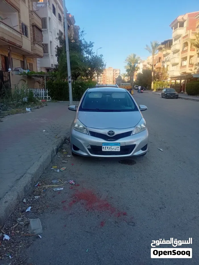 Toyota Yaris 2014 photo 2