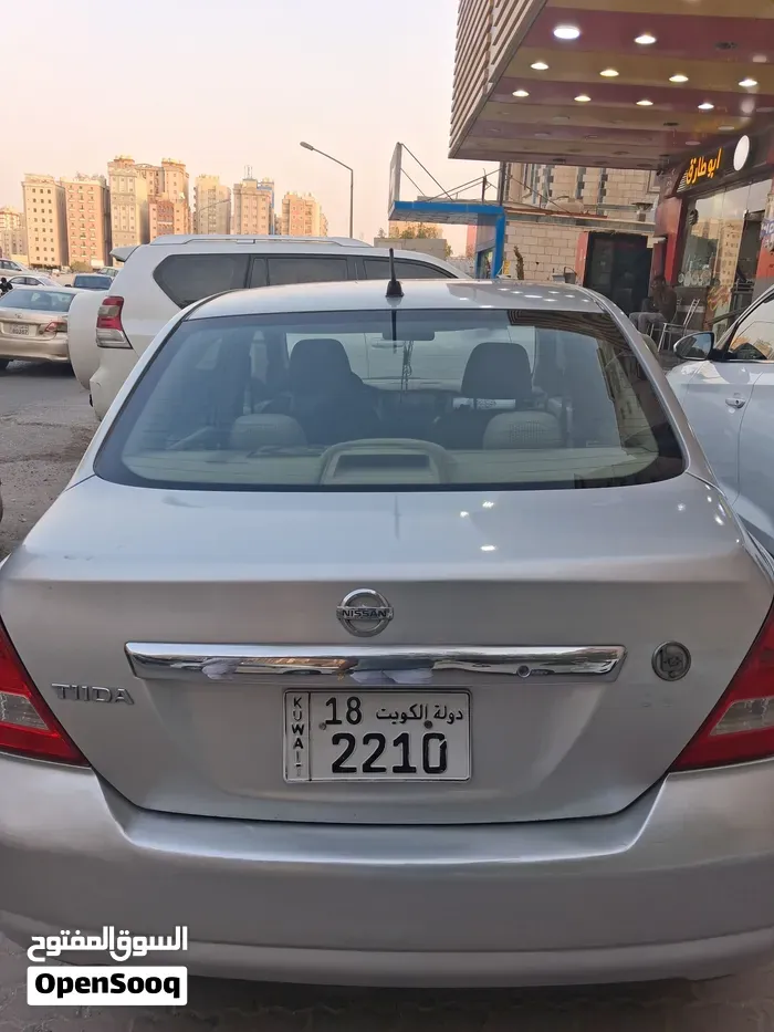 Nissan Tiida 2008 photo 3