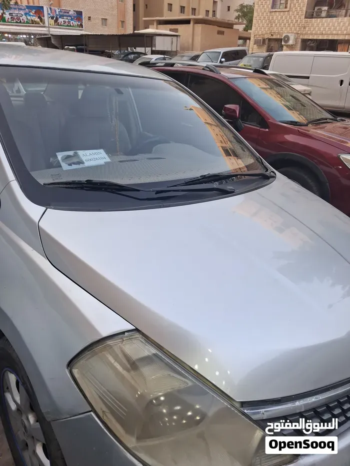 Nissan Tiida 2008 photo 2