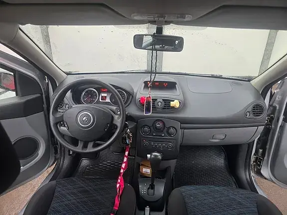 Renault Clio 2006 photo 5