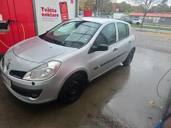 Renault Clio 2006 photo 4