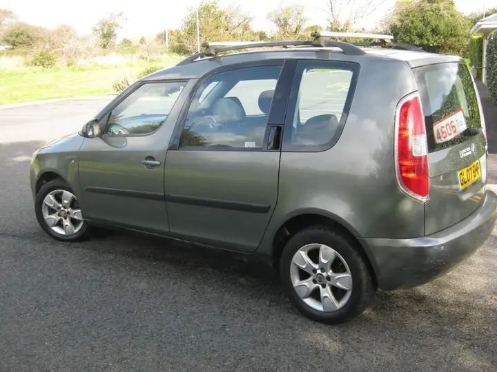 Skoda Roomster 2007 photo 2