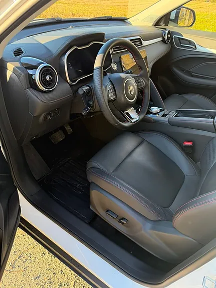 MG Zs Ev 2025 photo 2