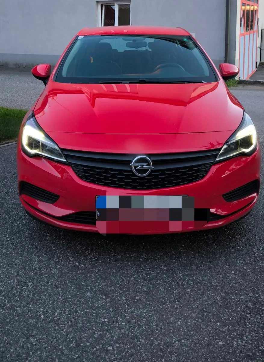 Opel Astra 2017 photo 2