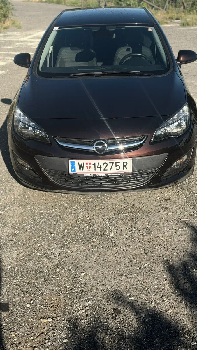 Opel Astra 2015 photo 2