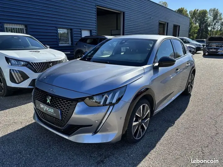 Peugeot E-208 2021 photo 2