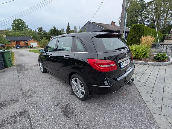 Mercedes-Benz B220 2013 photo 4
