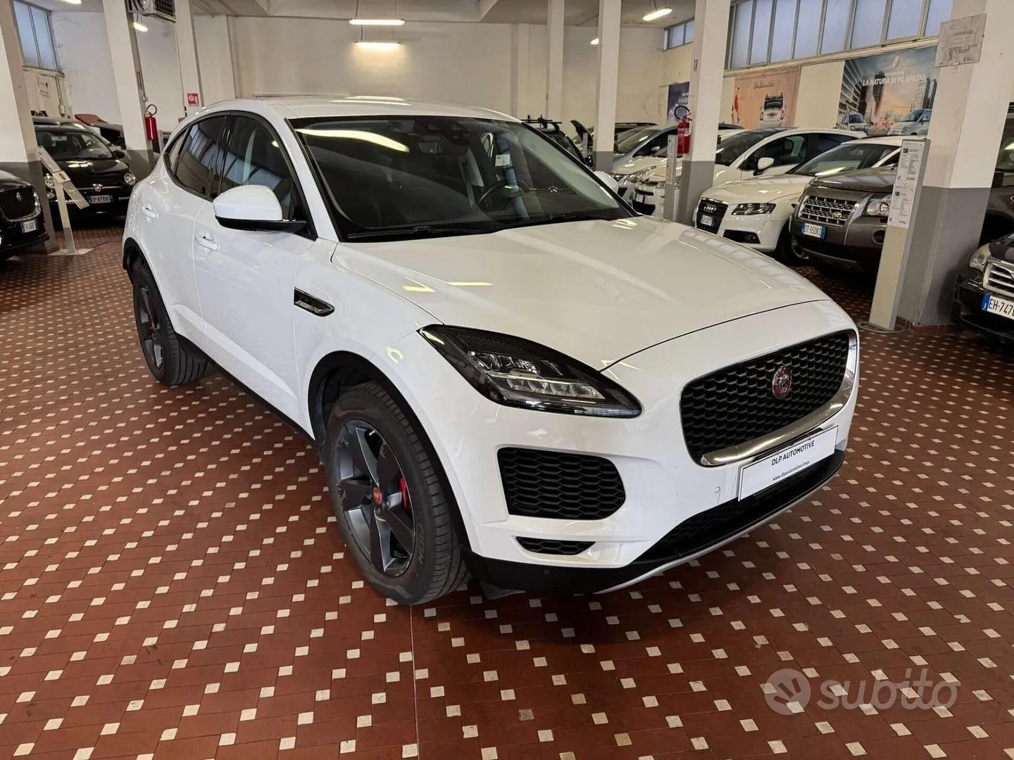Jaguar E-Pace 2018 photo 3