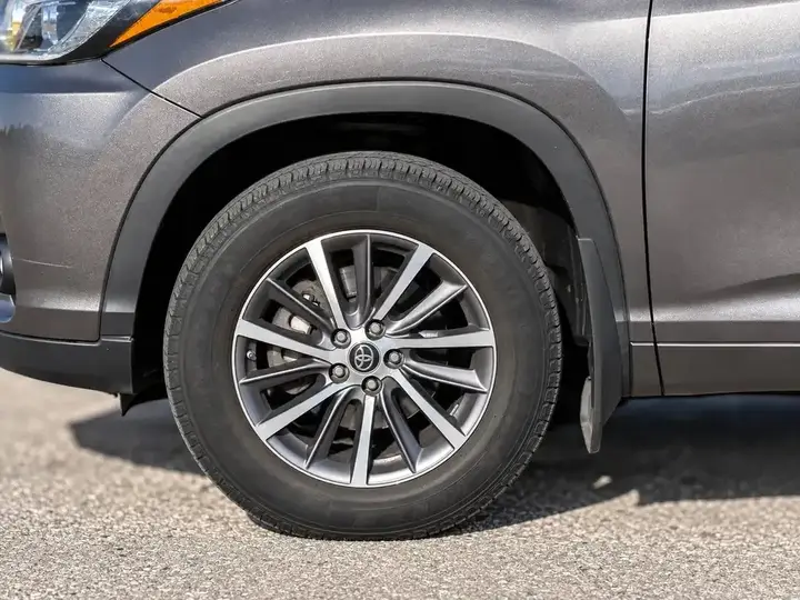 Toyota Highlander 2017 photo 3