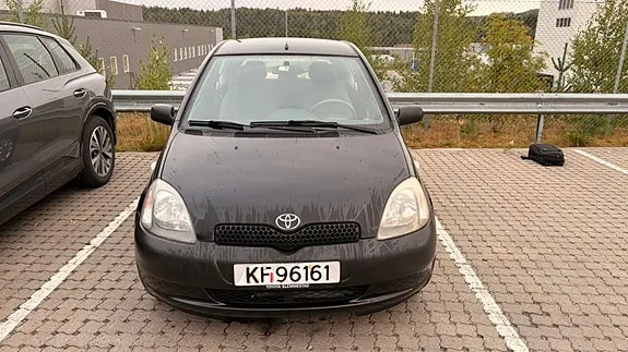 Toyota Yaris 2000 photo 3