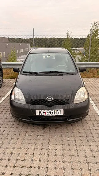 Toyota Yaris 2000 photo 2