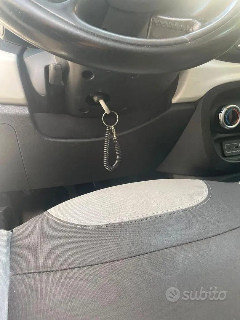 Fiat 500L 2015 photo 2
