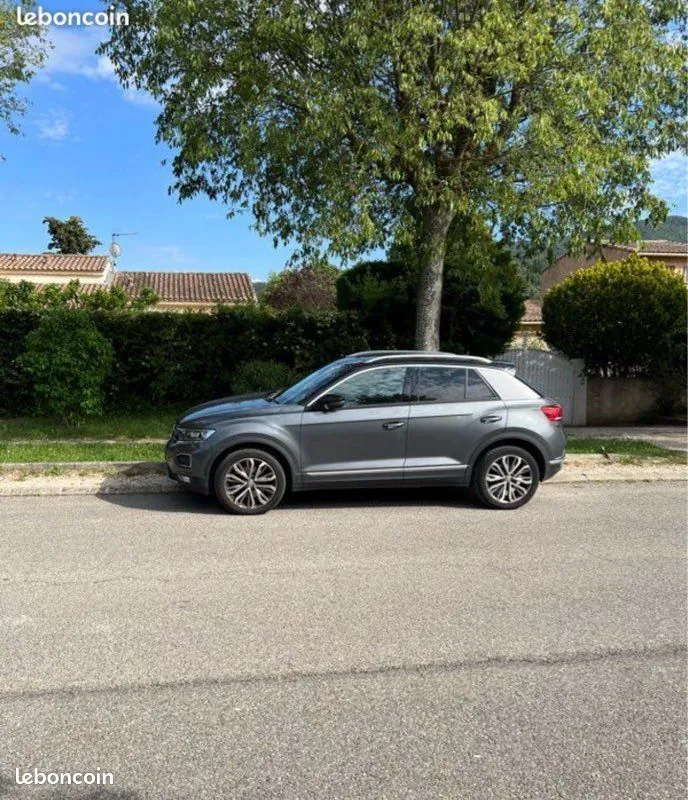 Volkswagen T-Roc 2018 photo 2