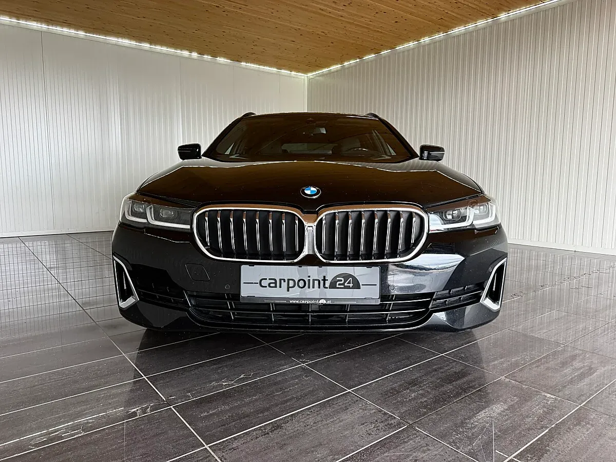 BMW 5 Series 2022 photo 2