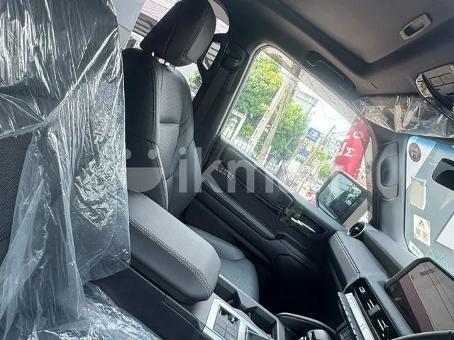 Toyota Land Cruiser Prado 2025 photo 3