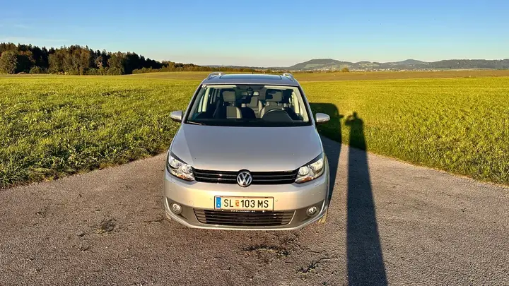 Volkswagen Touran 2014 photo 2