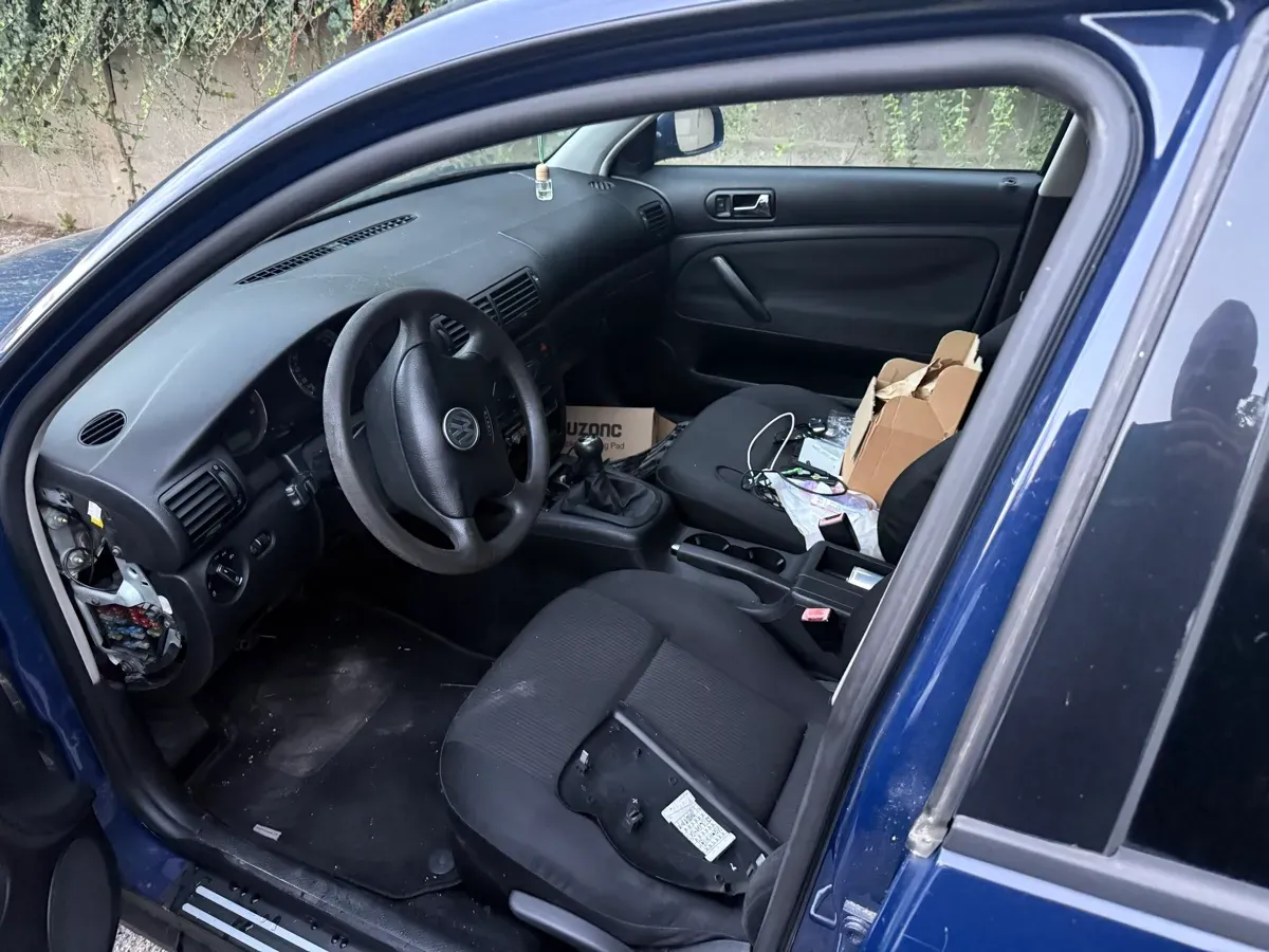Volkswagen Passat 2003 photo 2