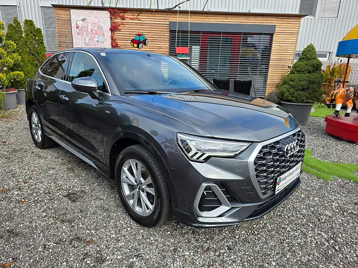 Audi Q3 2019 photo 2