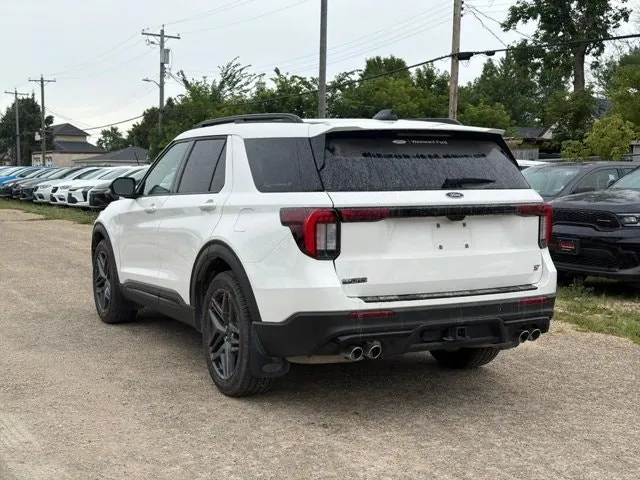 Ford Explorer 2025 photo 4