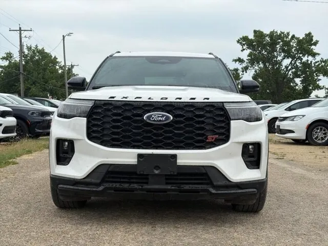 Ford Explorer 2025 photo 3