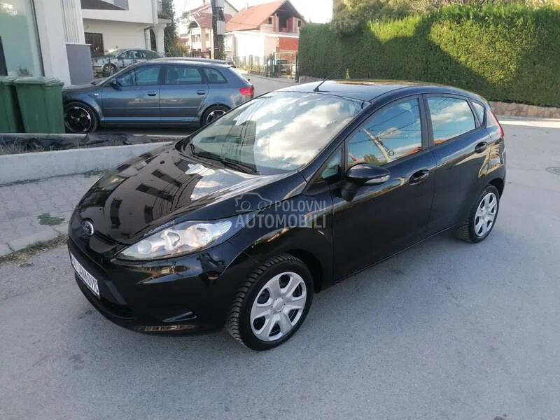 Ford Fiesta 2011 photo 3
