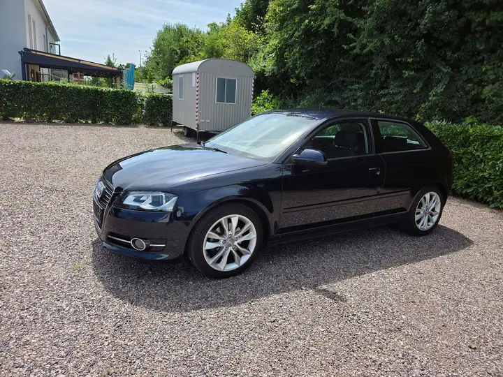 Audi A3 2011 photo 2