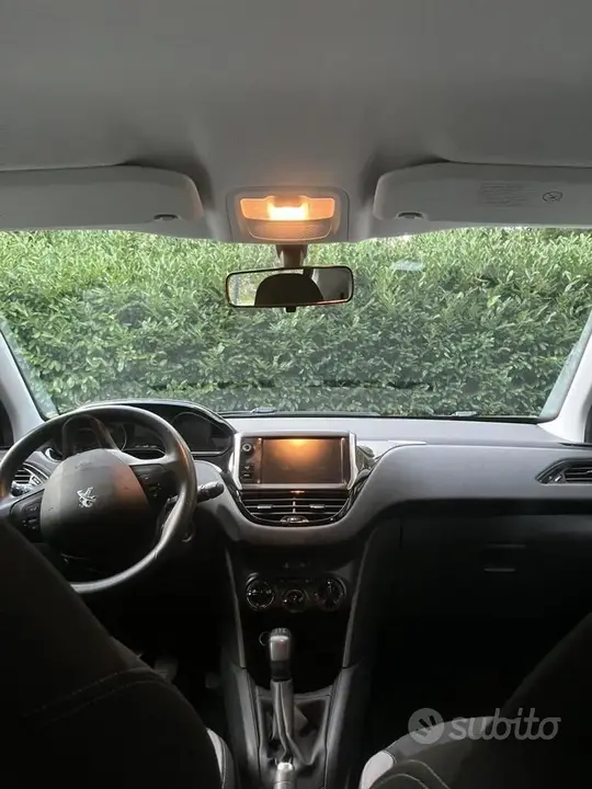 Peugeot 208 2013 photo 3
