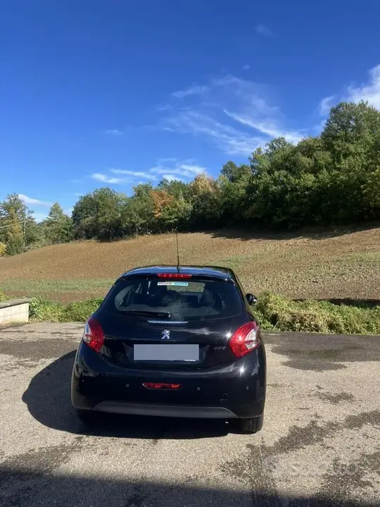 Peugeot 208 2013 photo 4