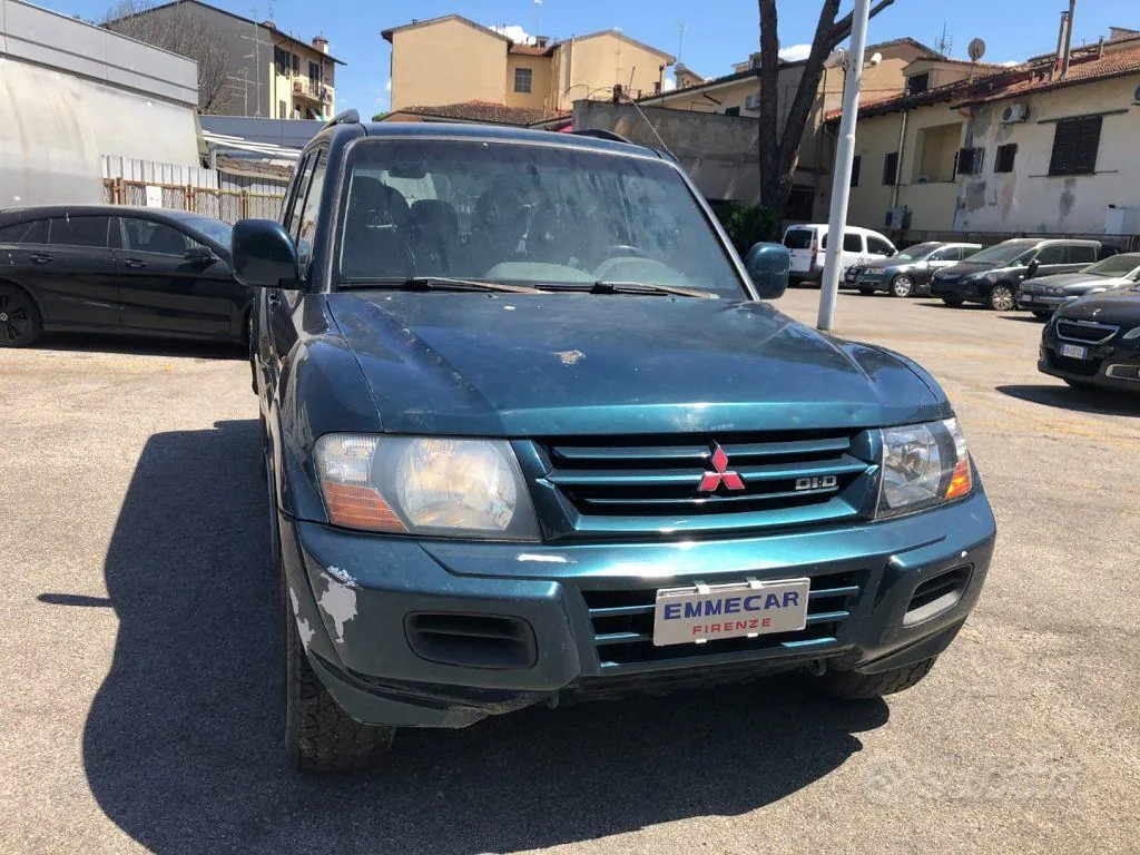 Mitsubishi Pajero 2000 photo 2