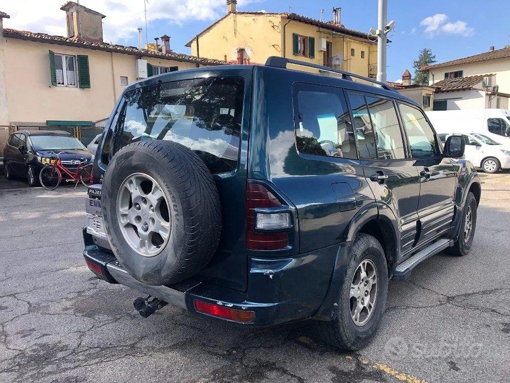 Mitsubishi Pajero 2000 photo 4