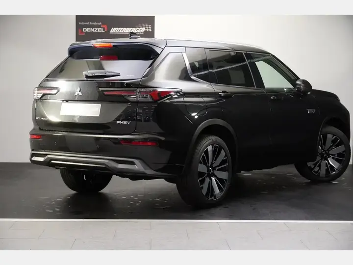 Mitsubishi Outlander photo 3