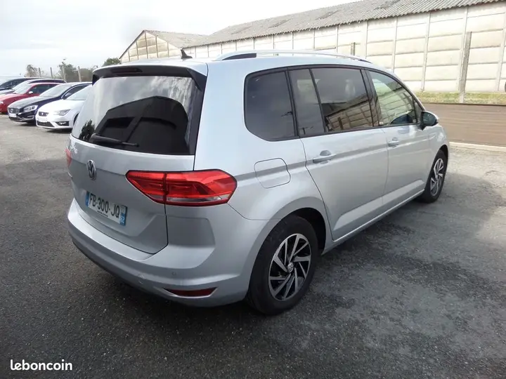 Volkswagen Touran 2018 photo 3