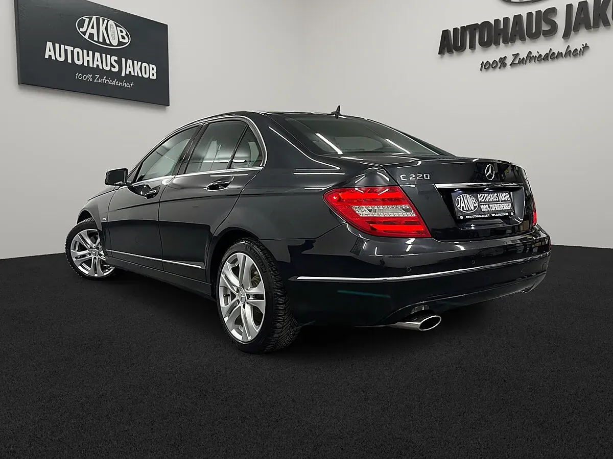 Mercedes-Benz C-Class 2011 photo 3