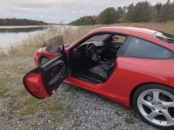 Porsche 911 Carrera 4 2003 photo 5