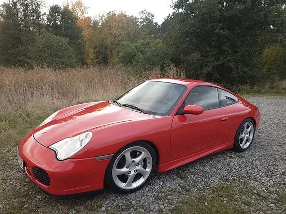 Porsche 911 Carrera 4 2003 photo 2