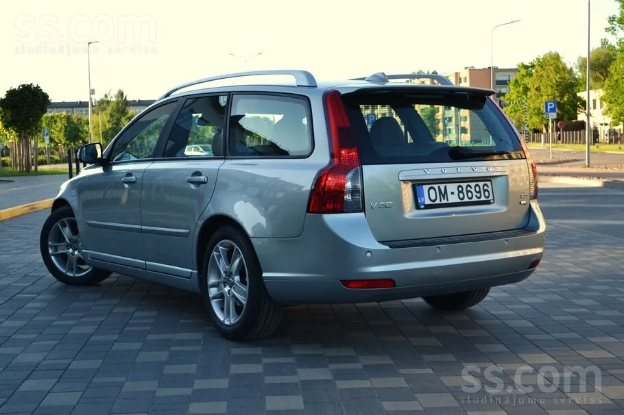 Volvo V50 2009 photo 4