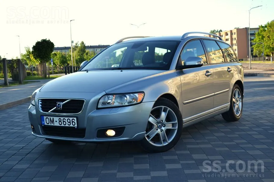 Volvo V50 2009 photo 2