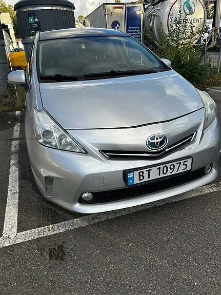 Toyota Prius 2014 photo 2