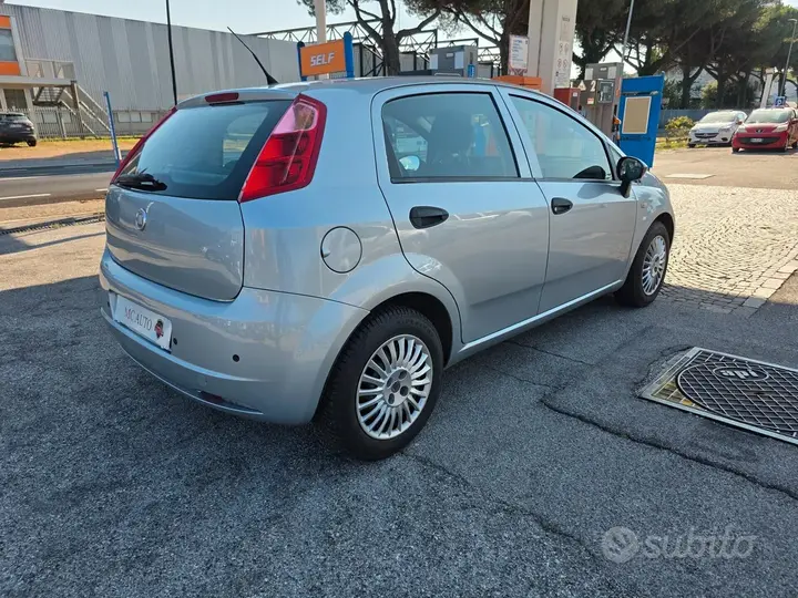 Fiat Grande Punto 2008 photo 4
