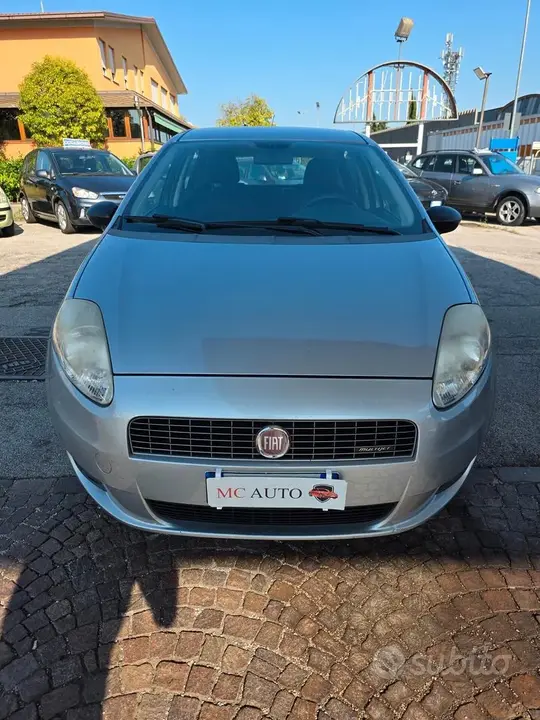 Fiat Grande Punto 2008 photo 2