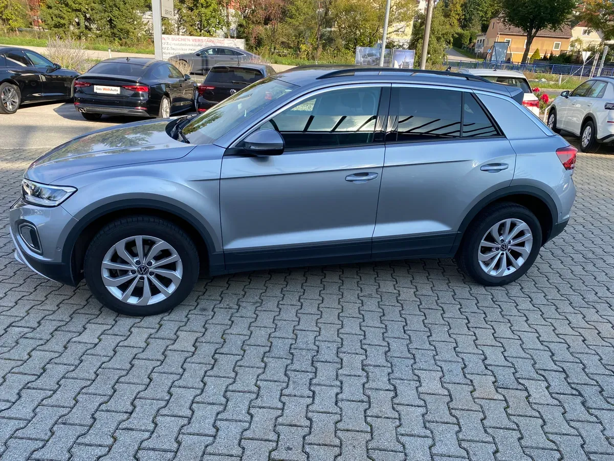 Volkswagen T-Roc 2024 photo 2