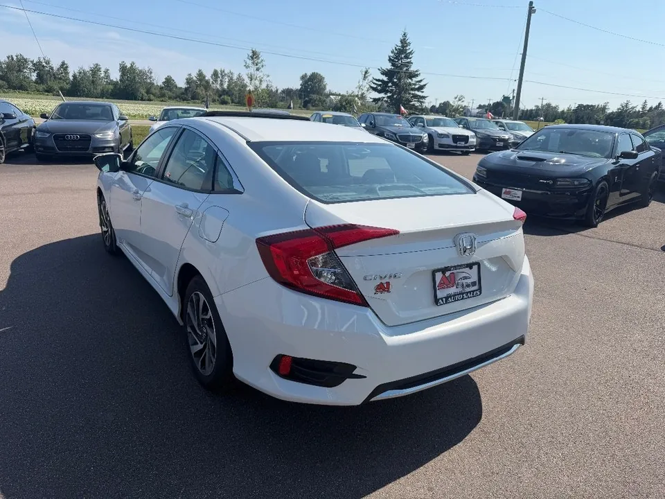 Honda Civic 2019 photo 4