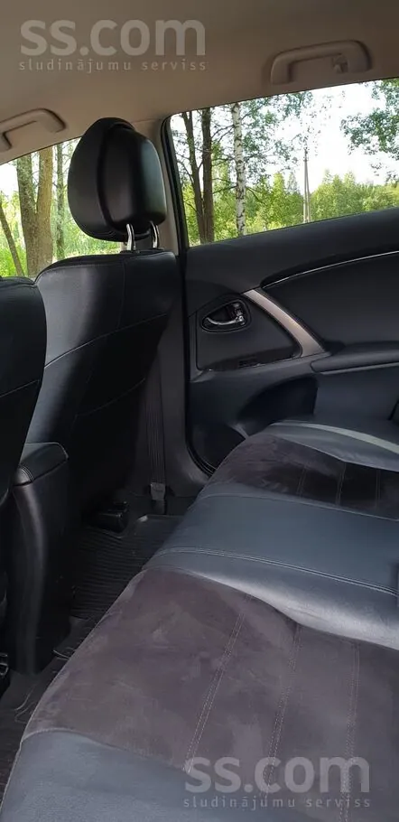 Toyota Avensis 2012 photo 4